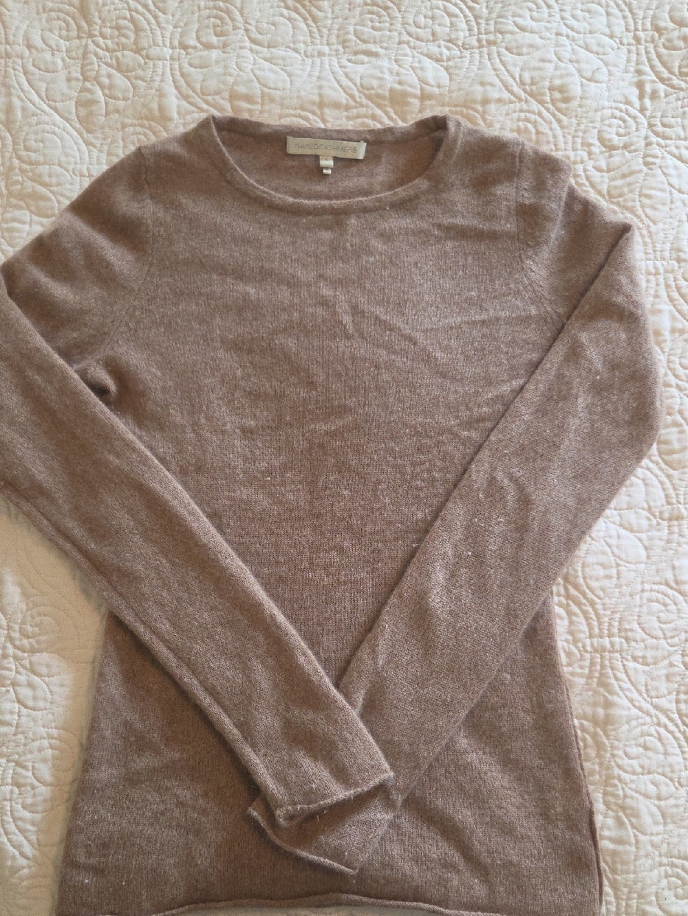 Maddie Fitted Crewneck Cashmere Sweater - Almond